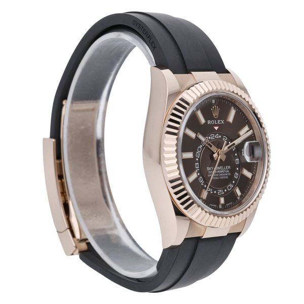 Rolex Sky-Dweller 326235